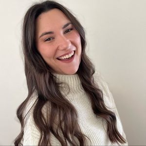 Meet your Posher, Hailey! 😊